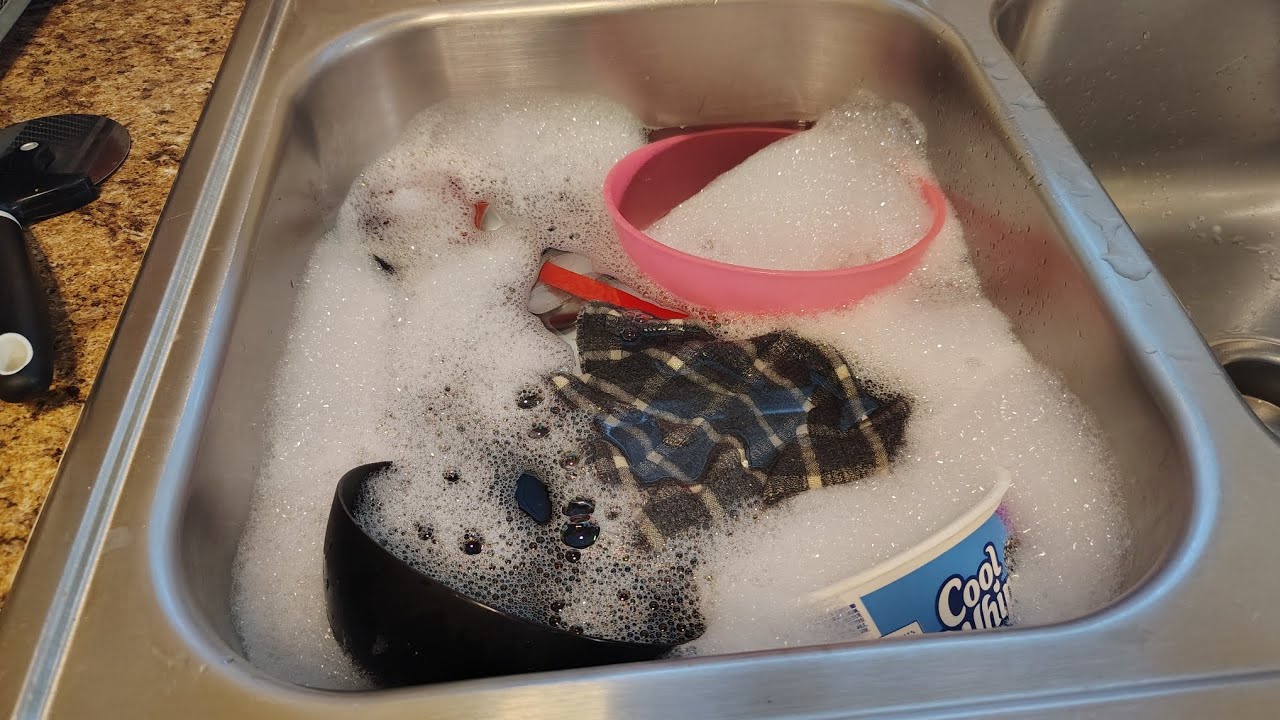 CLEANING NOT FEELING GOOD 💪