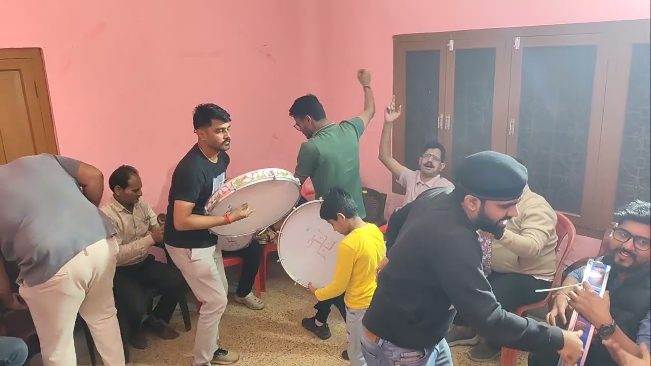 देश में चालो नी ढोला मन भटके ll काकड़िया मतिरा खास्यां खूब डटके 