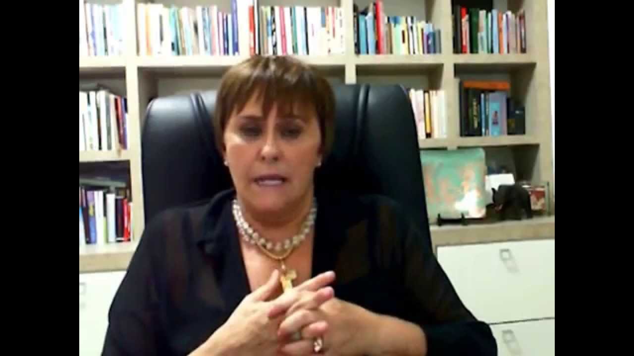 Márcia Fernandes falando sobre 