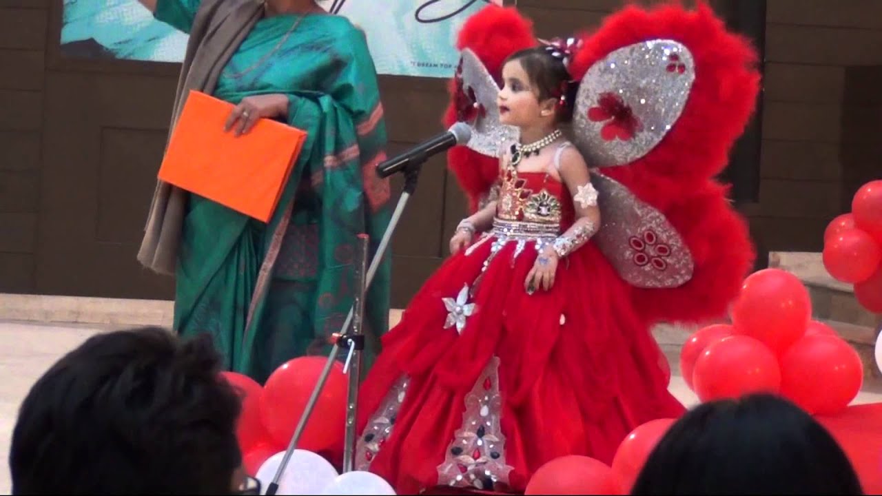Shloka in mothers pride fashion show.flv