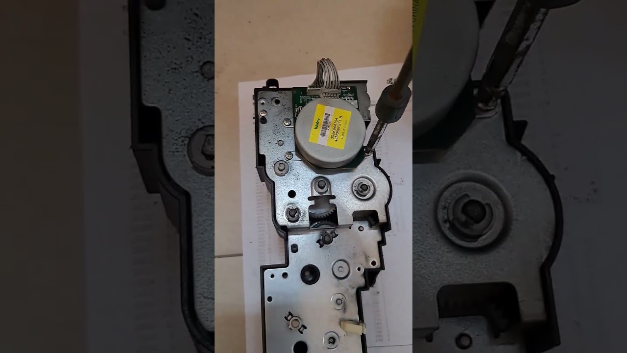 Remove main drive,clean clutch or replace Kyocera 4002i