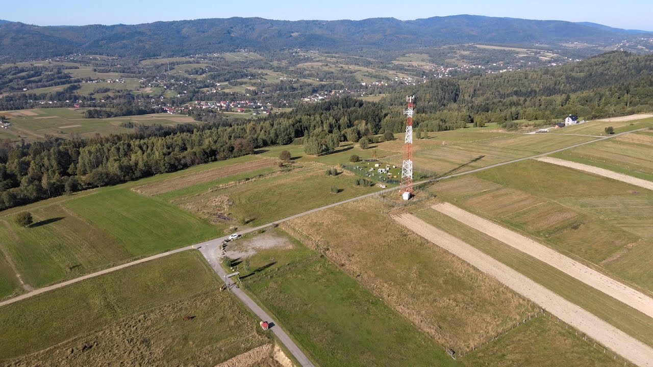 amatorski dron lot dronem przez Gilowice/pewel mała/ślemień rychwałd 34-322kocoń k.Zywca dla zabawy.