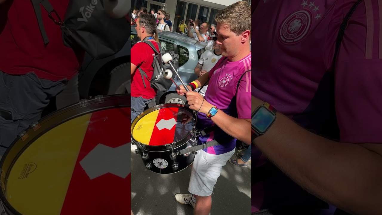 #Fanmarsch auf zum Stadion in #Dortmund 🙌 H&auml;ttet ihr Lust? Wer kommt weiter? #Achtelfinale #EURO2024