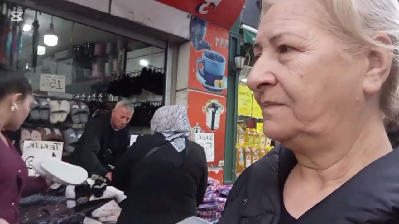 SÖYLEMEDEN ÇIKINCA KAPIDA KALDI.SAMSUN SOKAKLARI. 