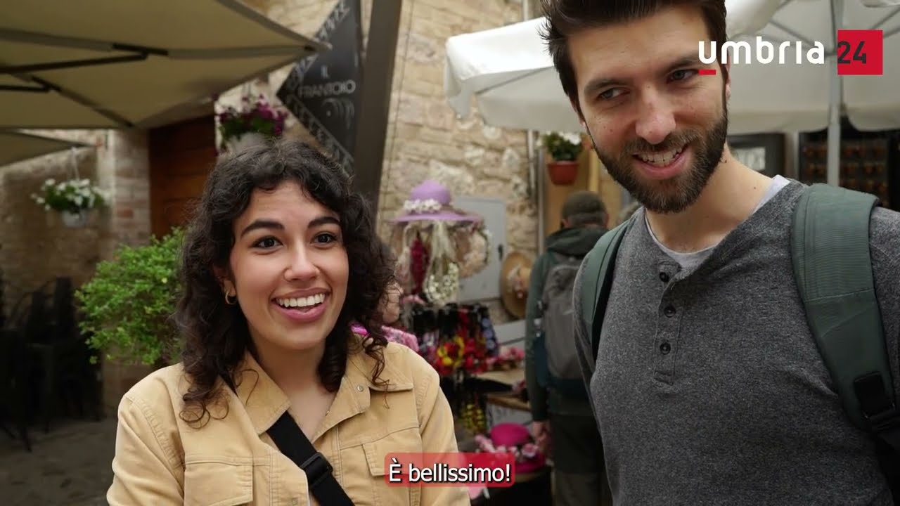 Infiorate di Spello, dagli infioratori ai turisti, le impressioni prima della processione