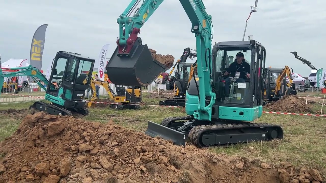 Pokaz koparki KOBELCO SK50SRX