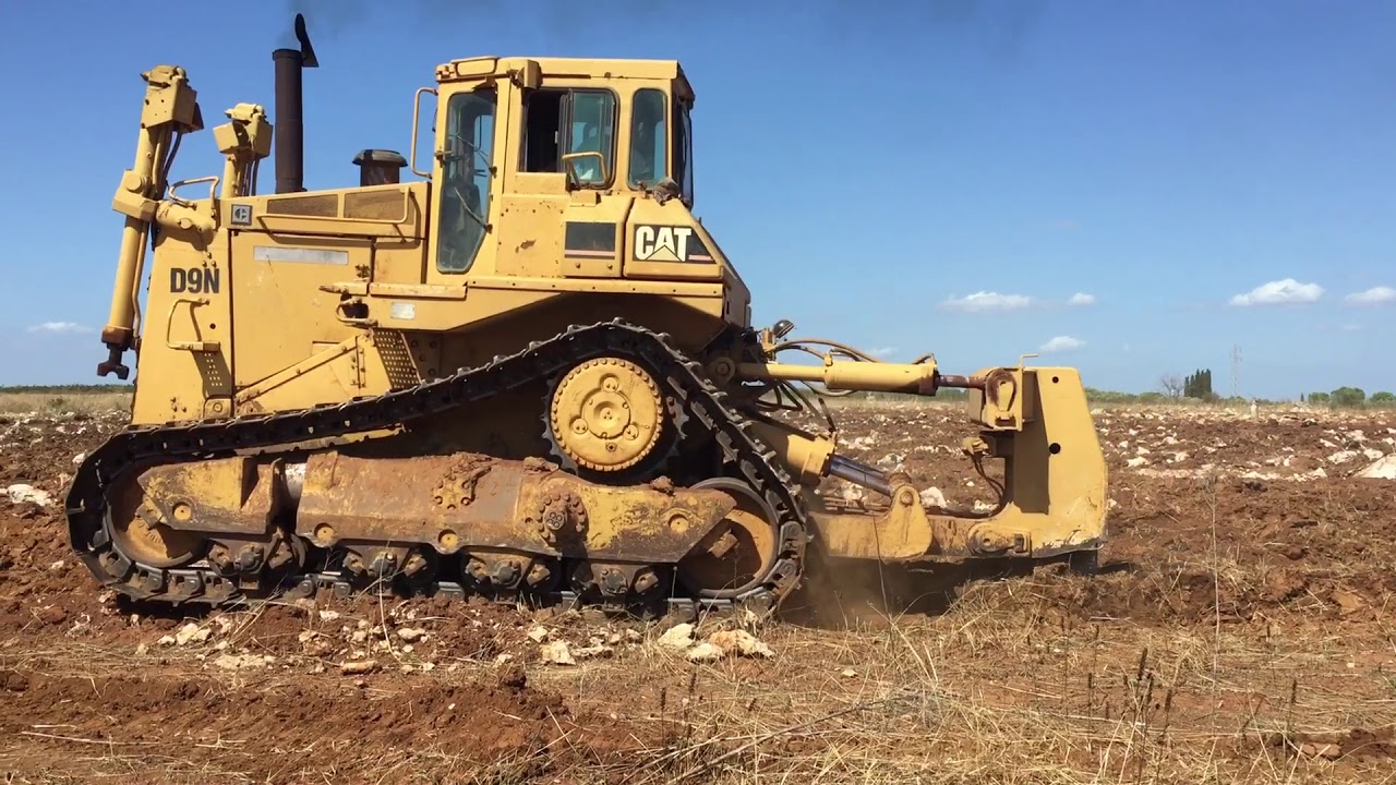 CATERPILLAR D9N - scasso con ripper