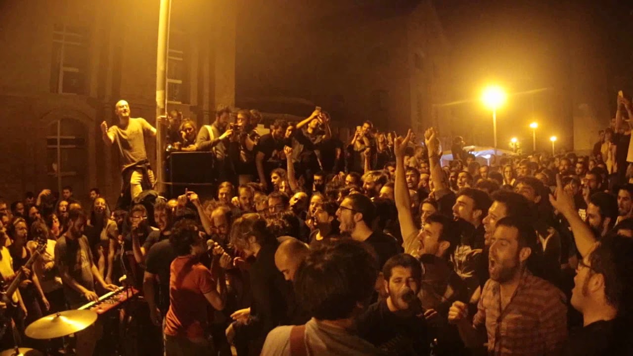 Pubilla de cuixa forta, Els Surfing Sirles, XIX Sugar Il·legal Fest