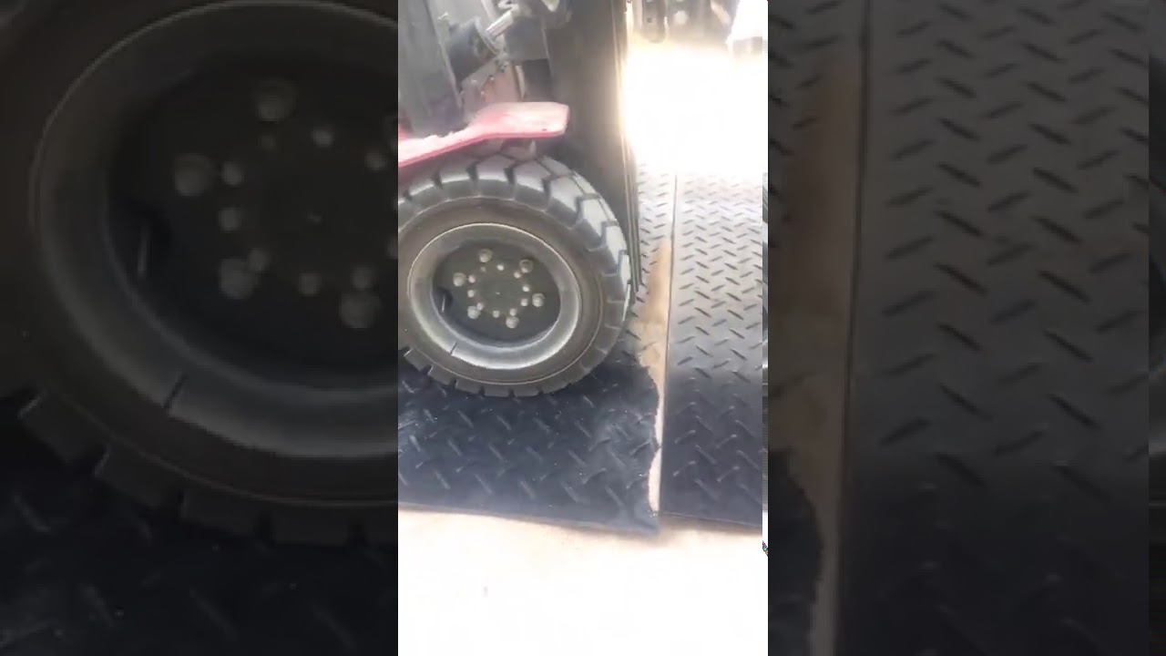 Construction ground protection digger ground mats for heavy equipment