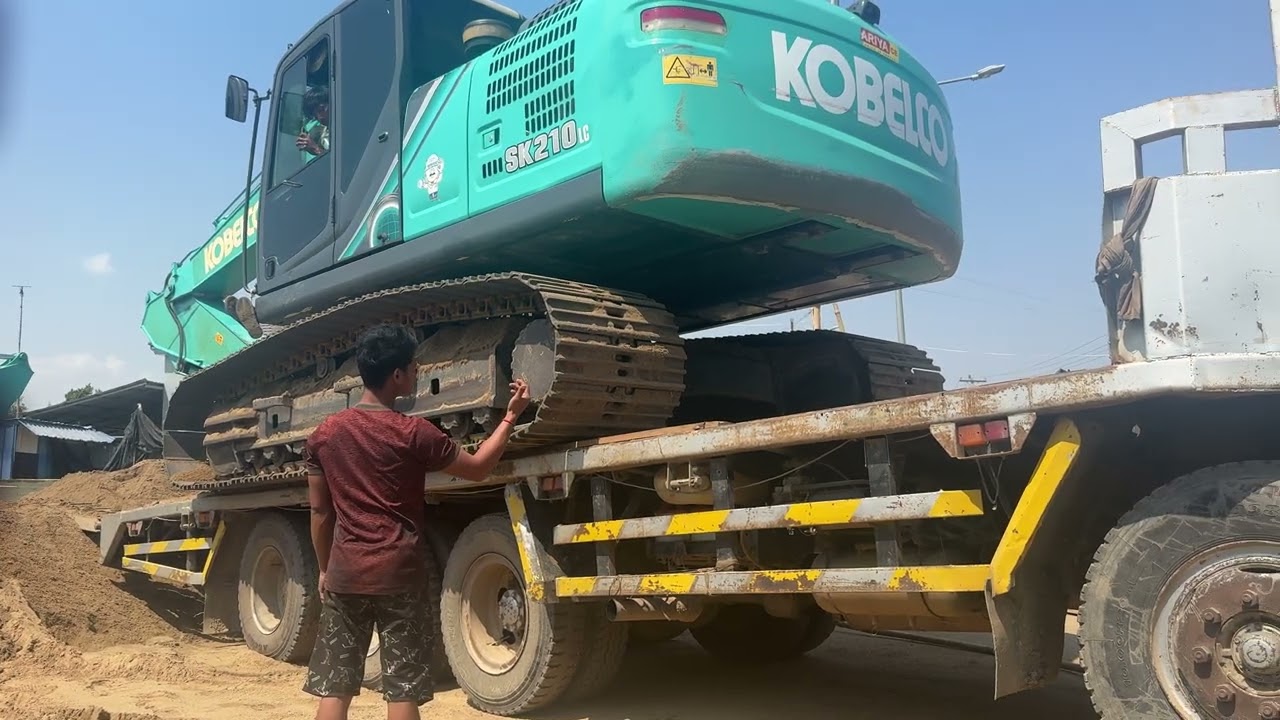 Date 02/01/2026 Cambodia 🇰🇭 Phnom Penh សកម្មភាពExcavator ឡើងលើ ឡានដឹង Excavator…full videos🤯😱😱
