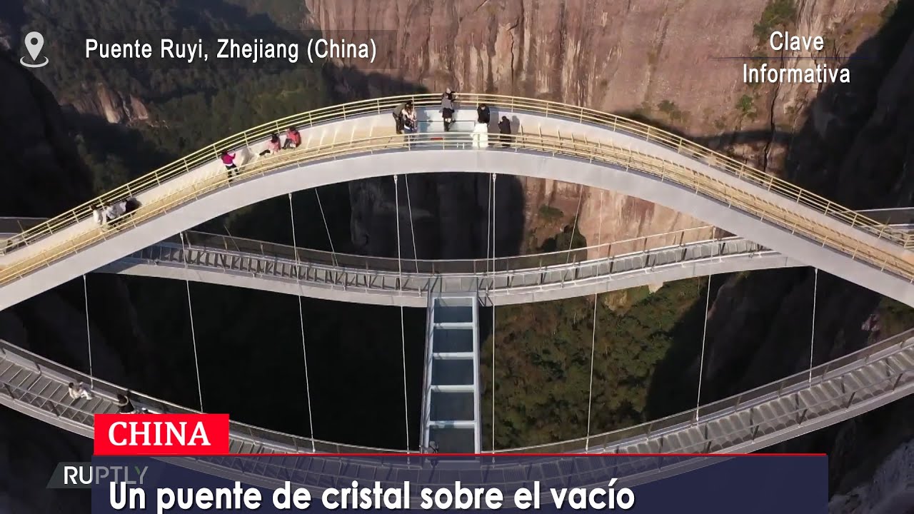 El puente de Ruyi, una de las construcciones de cristal más increíbles de China