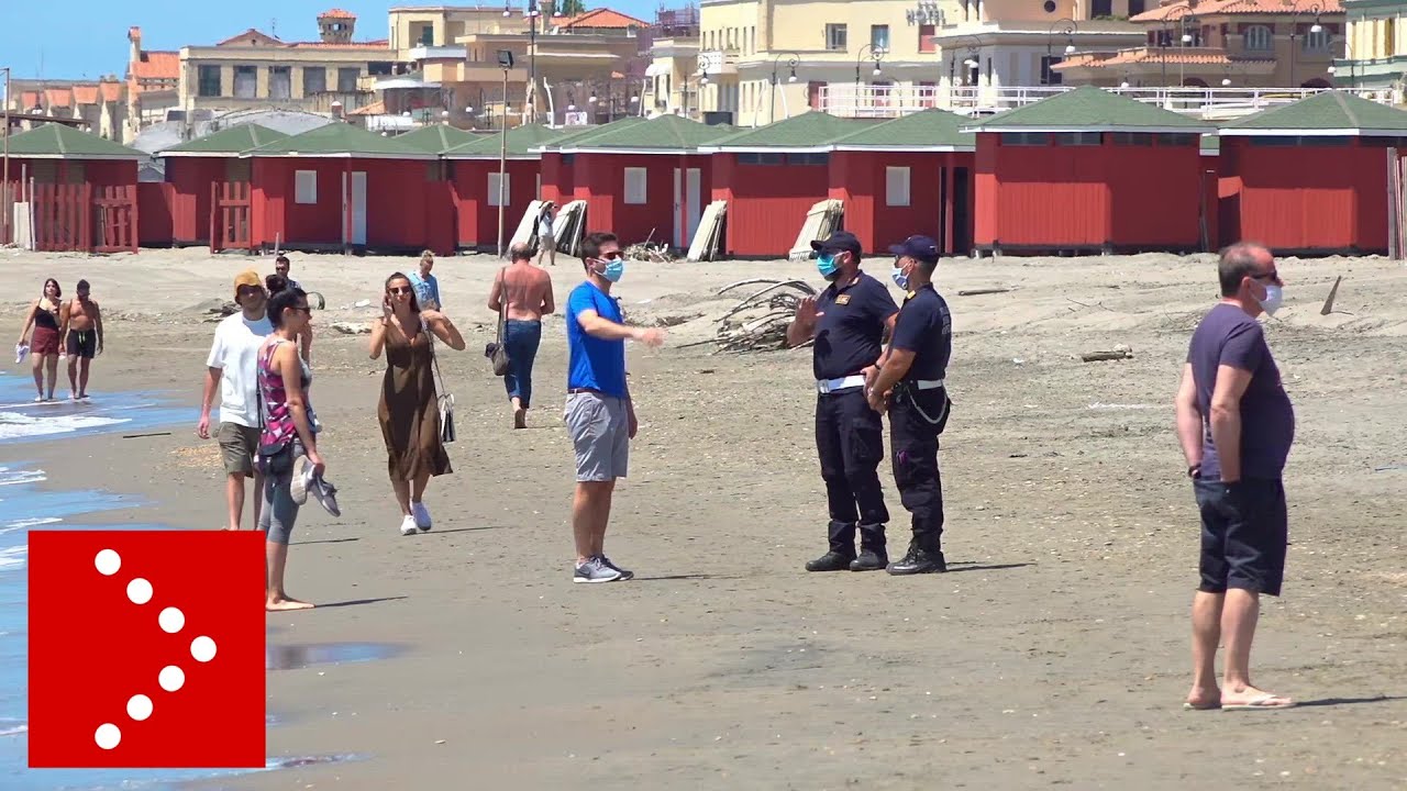 Controlli rafforzati ad Ostia: pattuglie presidiano la spiaggia