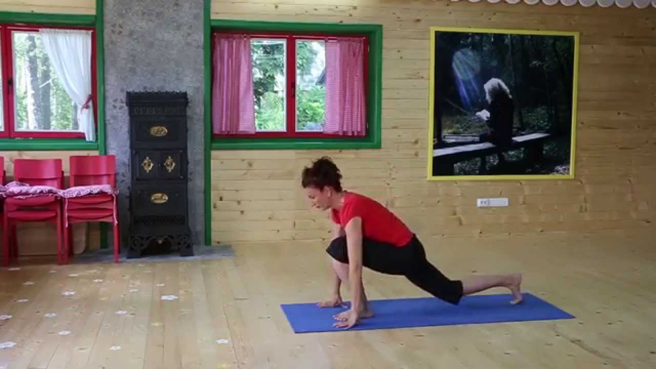 Pozdrav suncu Surya Namaskar by Nina Martinović
