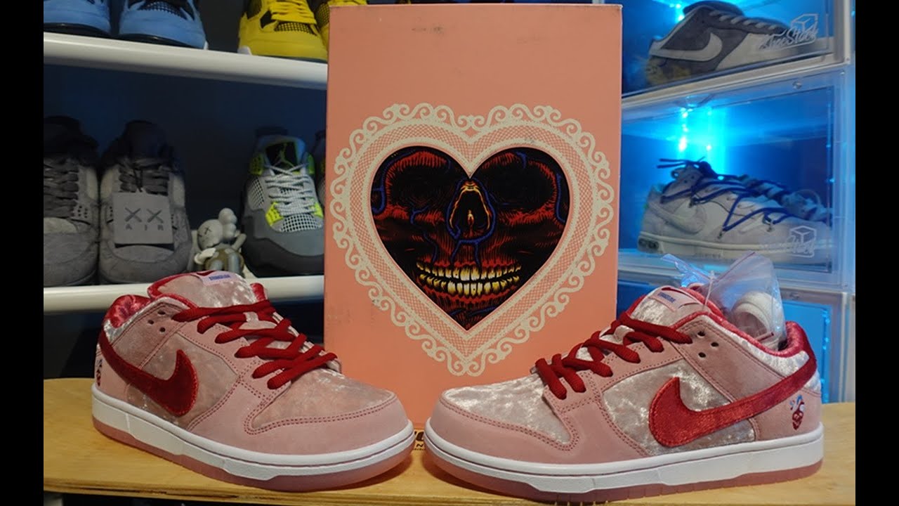 StrangeLove x Nike SB Dunk Low (Special Box)