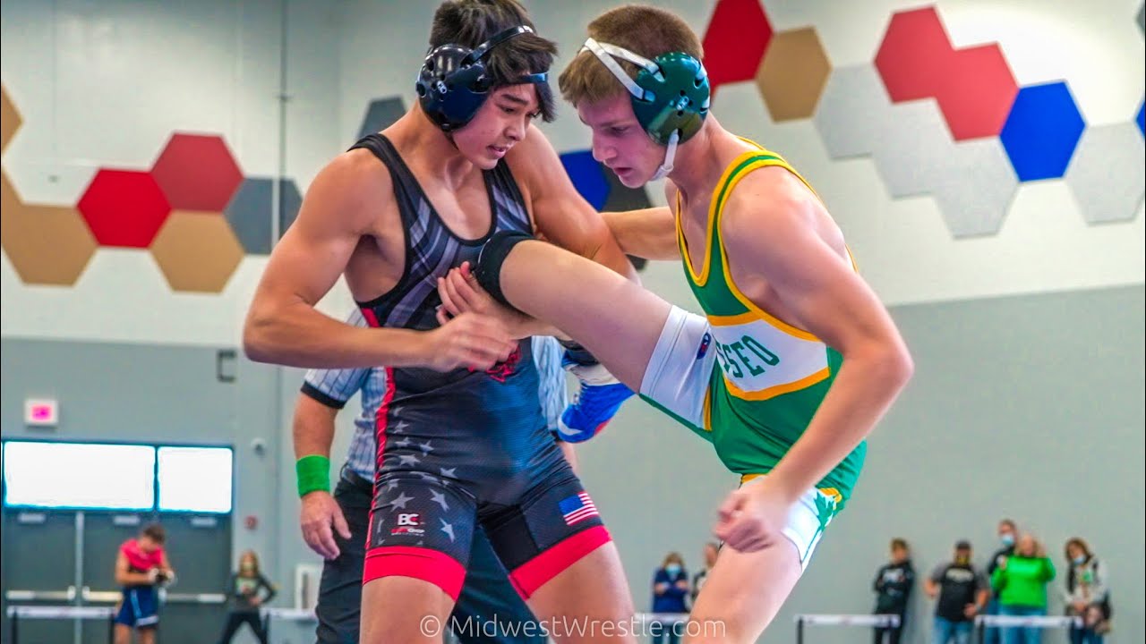 138 – Kai Neumark of Deerfield IL {red} defeated Jack Snyder {green} of Geneseo IL by Fall