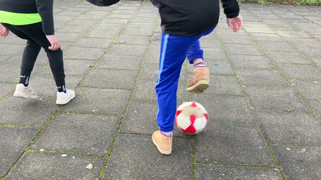 Like en aboneer voor meer voetbal video’s ❤️🥳 we gaan voor de 1K abonnees