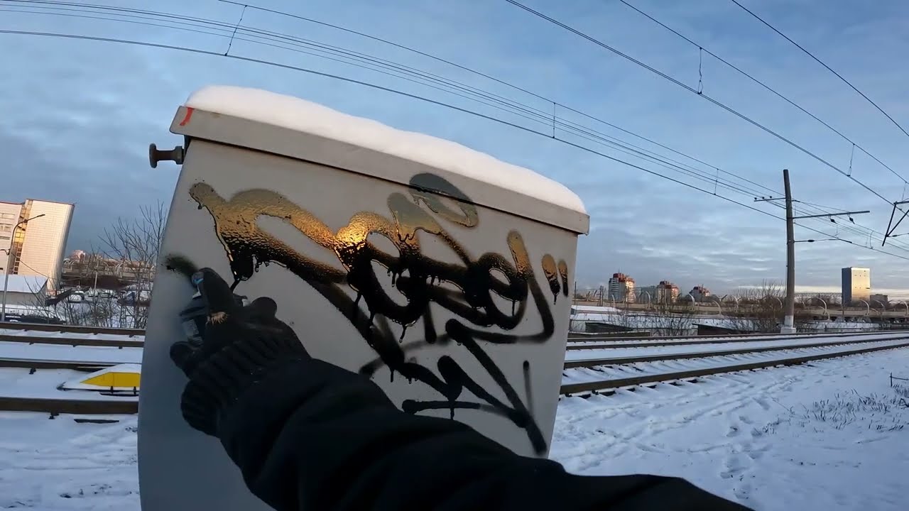 Winter graffiti bombing. Throwups and tags session. Rebel813 4K #graffiti #throwup #tagging
