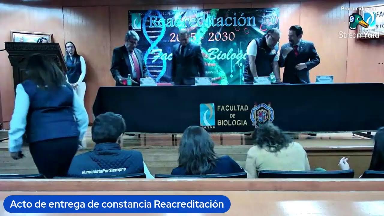 Acto de entrega de constancia de Reacreaditación de la Facultad de Biología de la UMSNH
