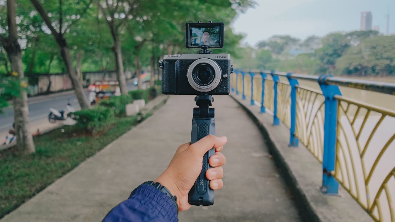 Panasonic Lumix GX85 / GX80 review 2023