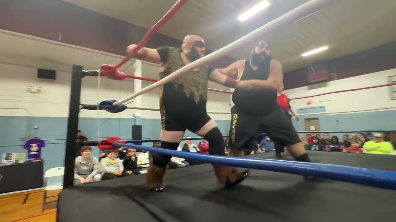 SCW Christmas Bash High Voltage Trog the Warbeast vs El Dorado