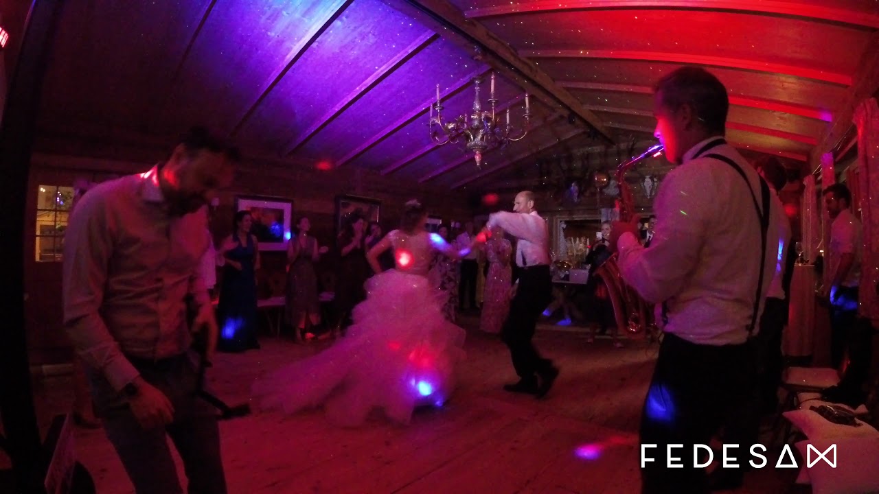 Uptown funk live saxophone, best dance ever!