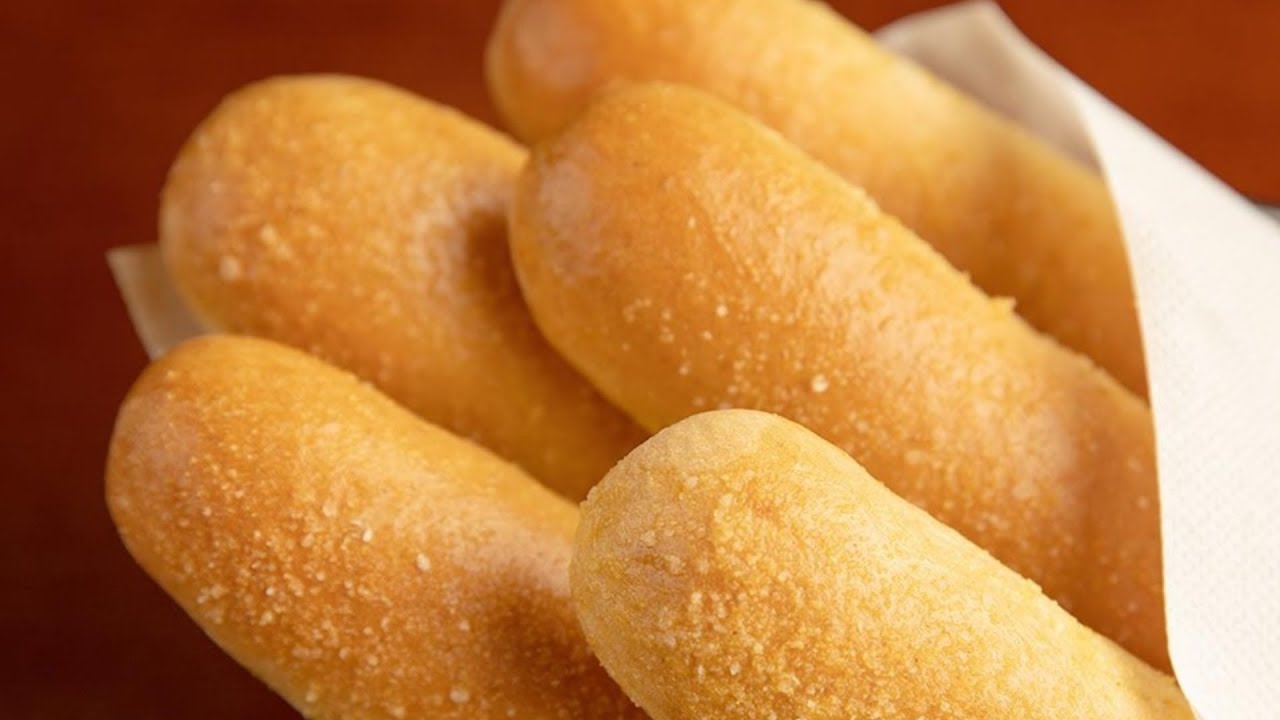 Why Olive Garden's Breadsticks Are So Darn Delicious