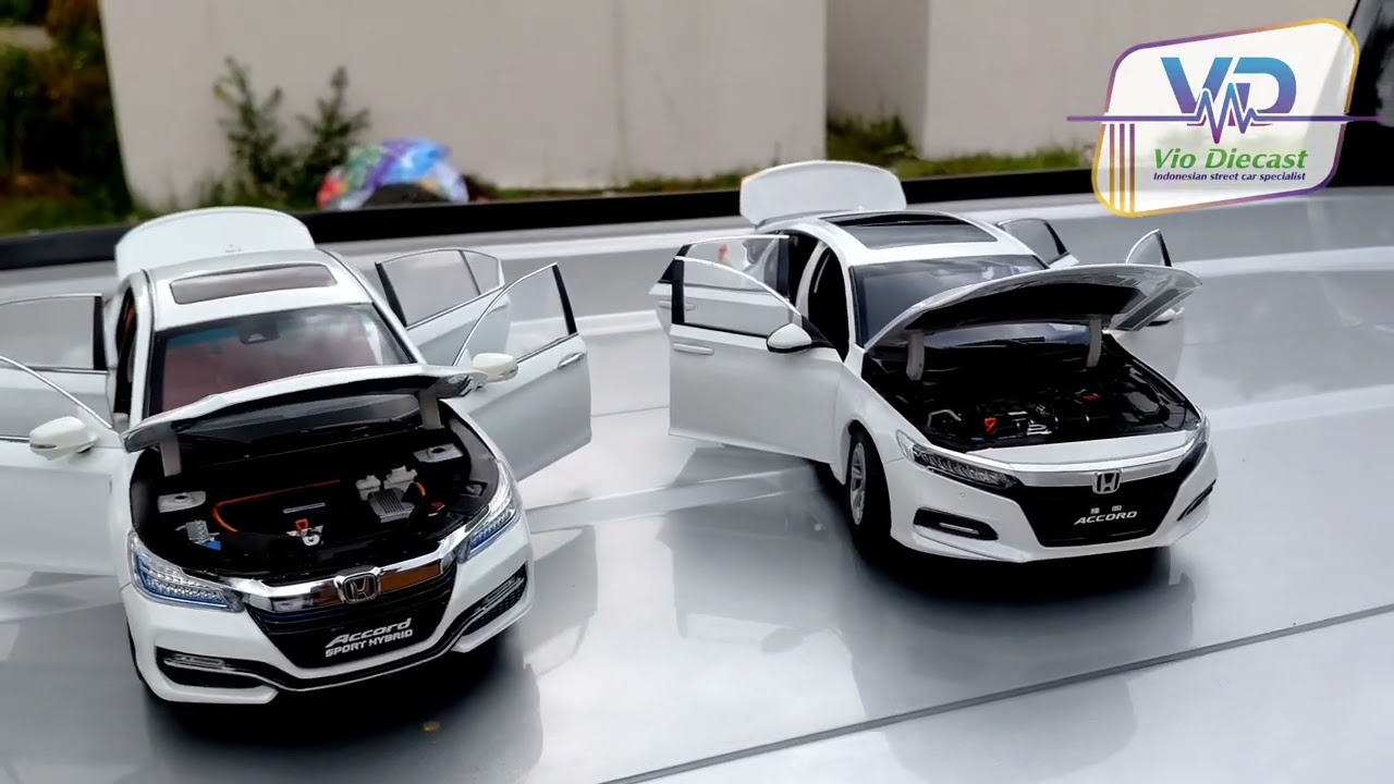 1042_Литая модель Honda Accord в масштабе 1:18_Vio Diecast