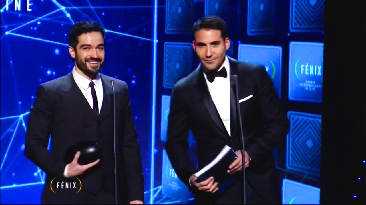 Alfonso Herrera y Miguel Ángel Silvestre presentan en Premios Fénix 2015
