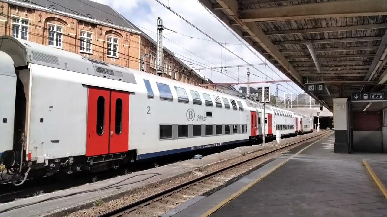 Train dans la gare de Bruxelles chapelle le 7 mai 2025.