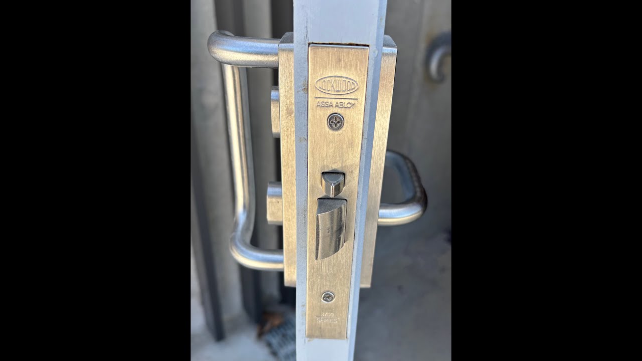 Двойной врезной замок Lockwood 3777 в действии