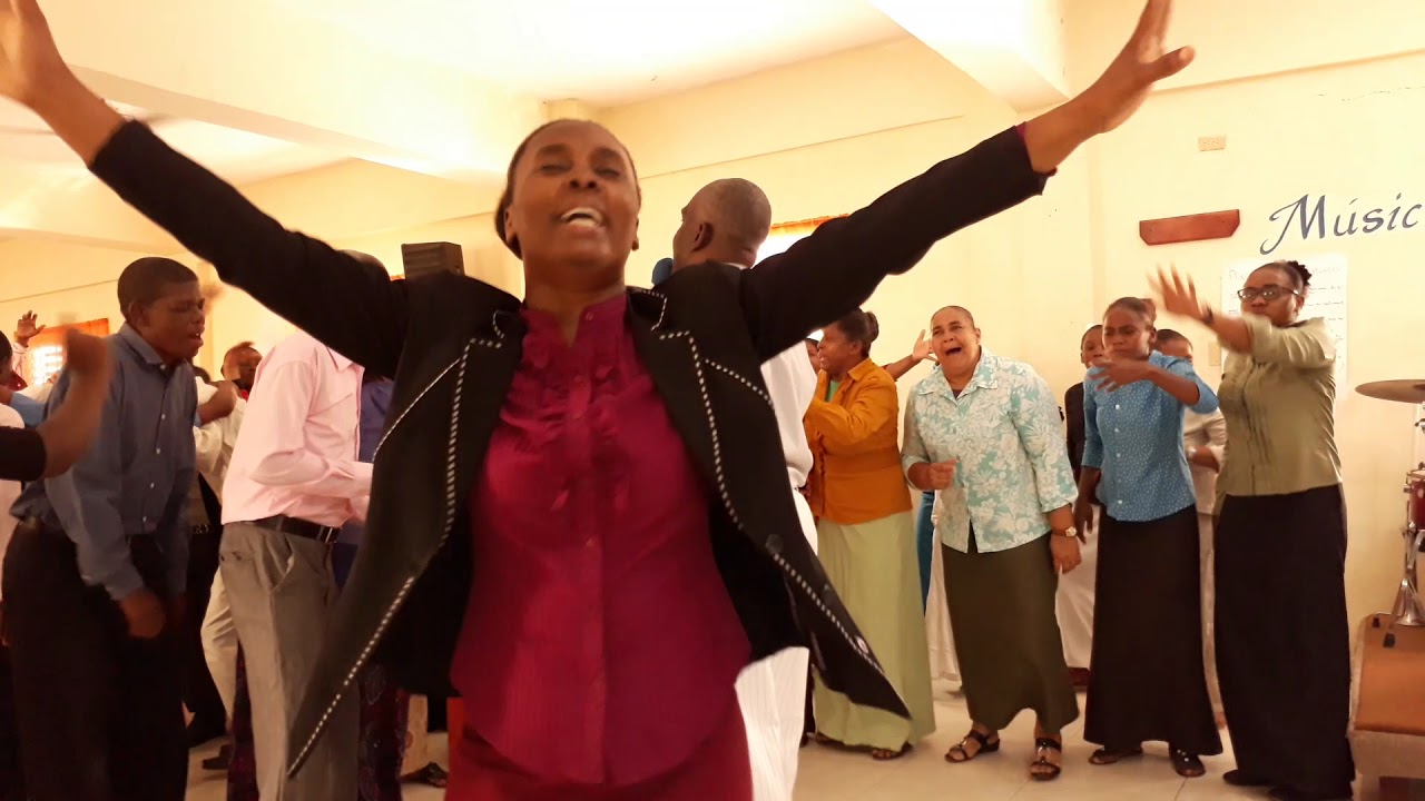 Coro De Fuego En La Iglesia De La Pastora Luciana