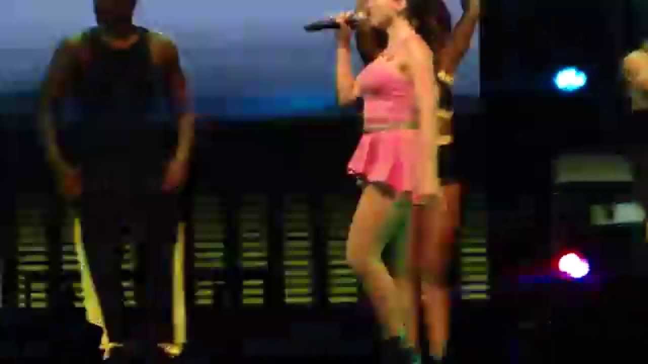 Anitta show das poderosinhas !!! Citibank hall RJ - 11/10/2014