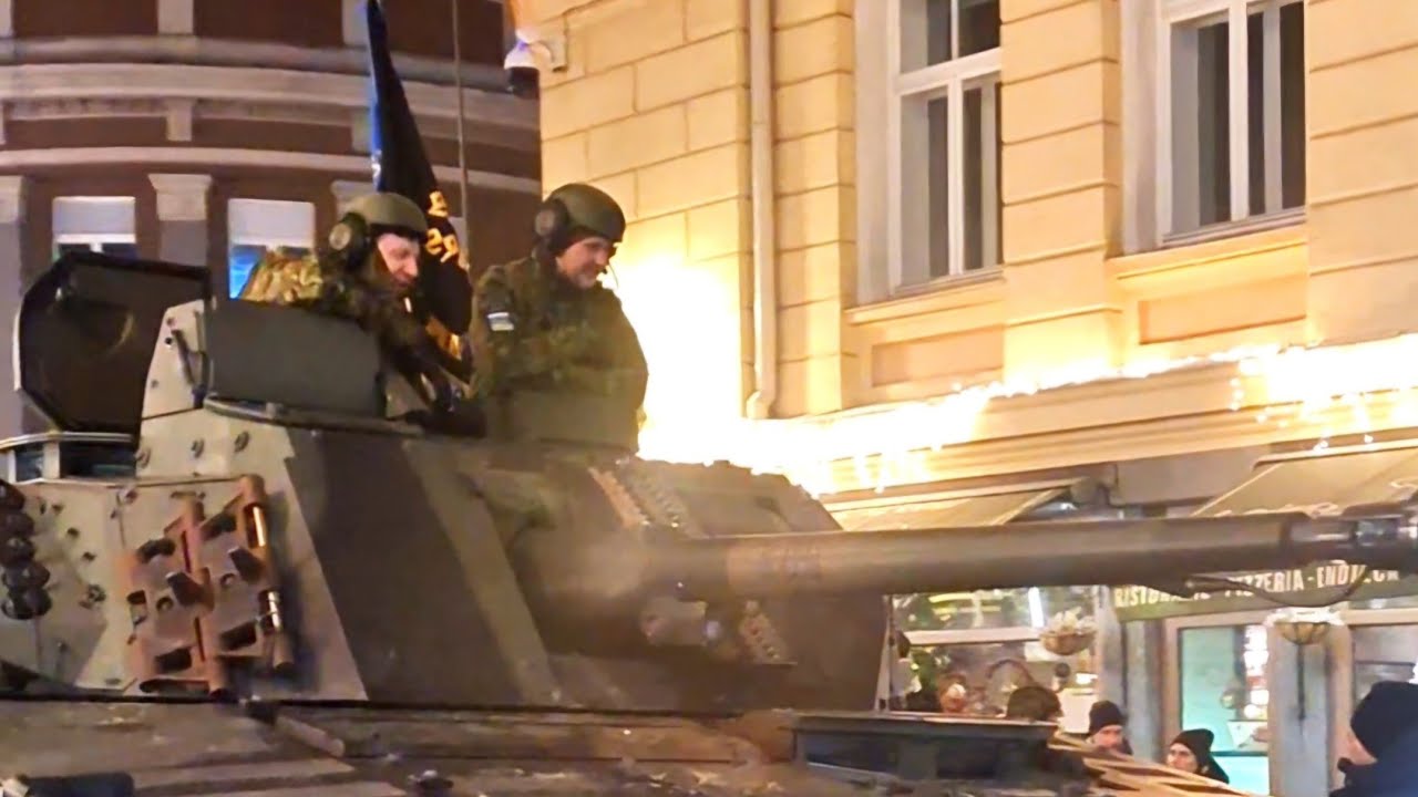 Генеральная репетиция парада Сил обороны в честь празднования 108-й годовщины Эстонской Республики.