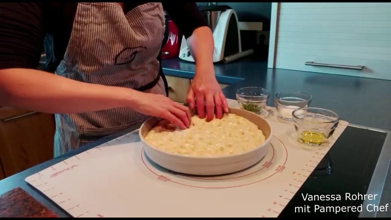 Rosmarin-Focaccia in der runden Ofenhexe #1390 - Vanessa Rohrer mit Pampered Chef®