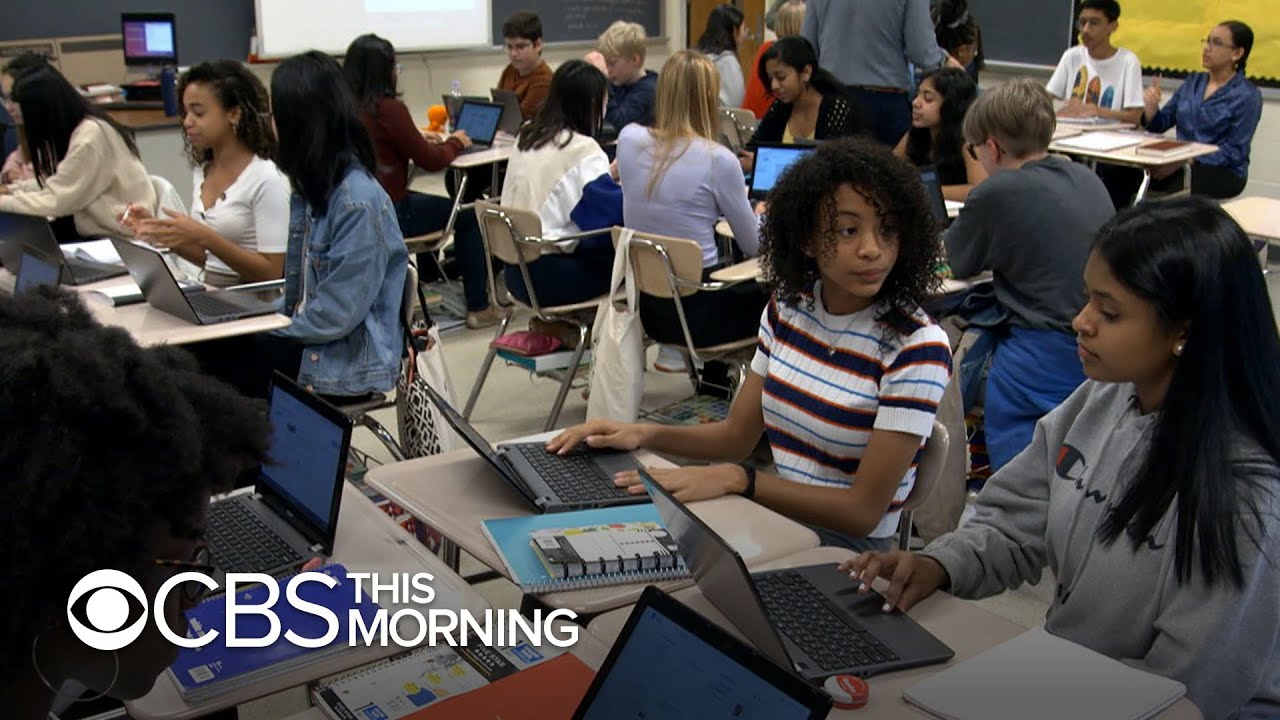 Students use primary sources to learn about U.S. history
