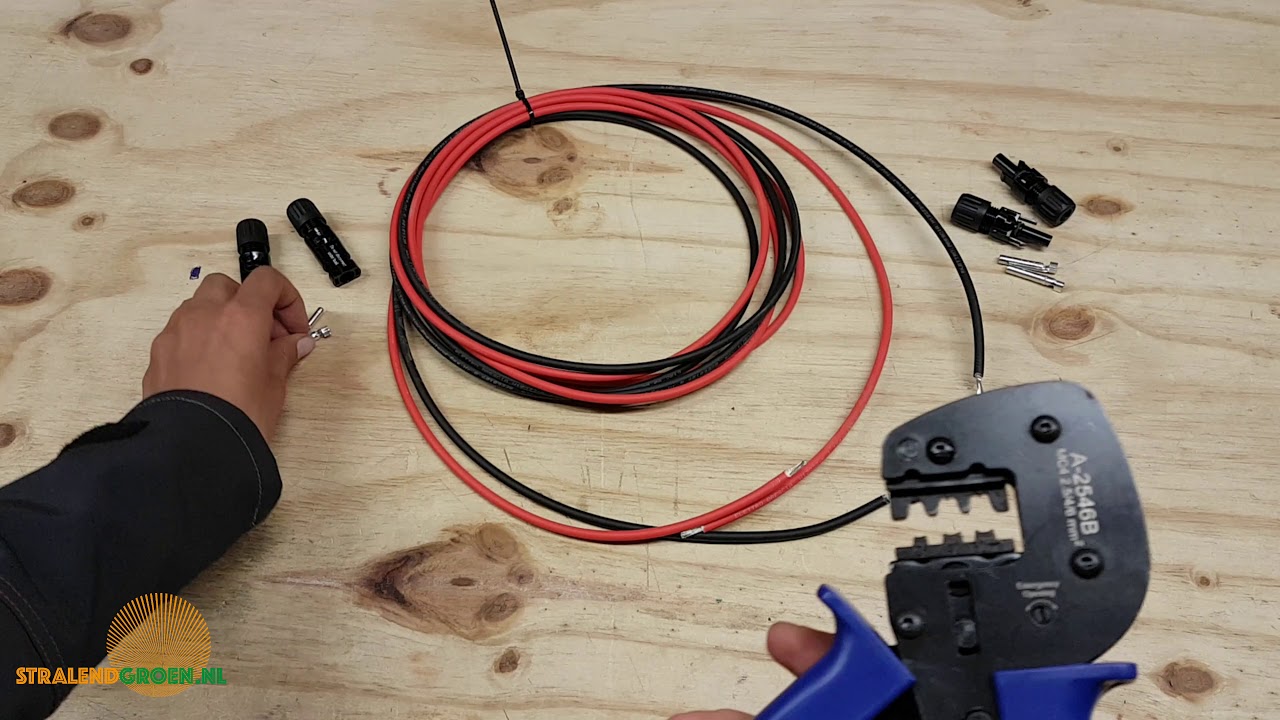 MC4 connector aanpersen | Stralendgroen