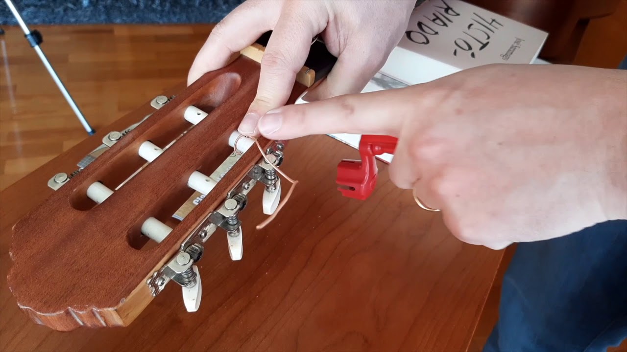 Como Trocar Cordas a Guitarra Clássica (Nylon)