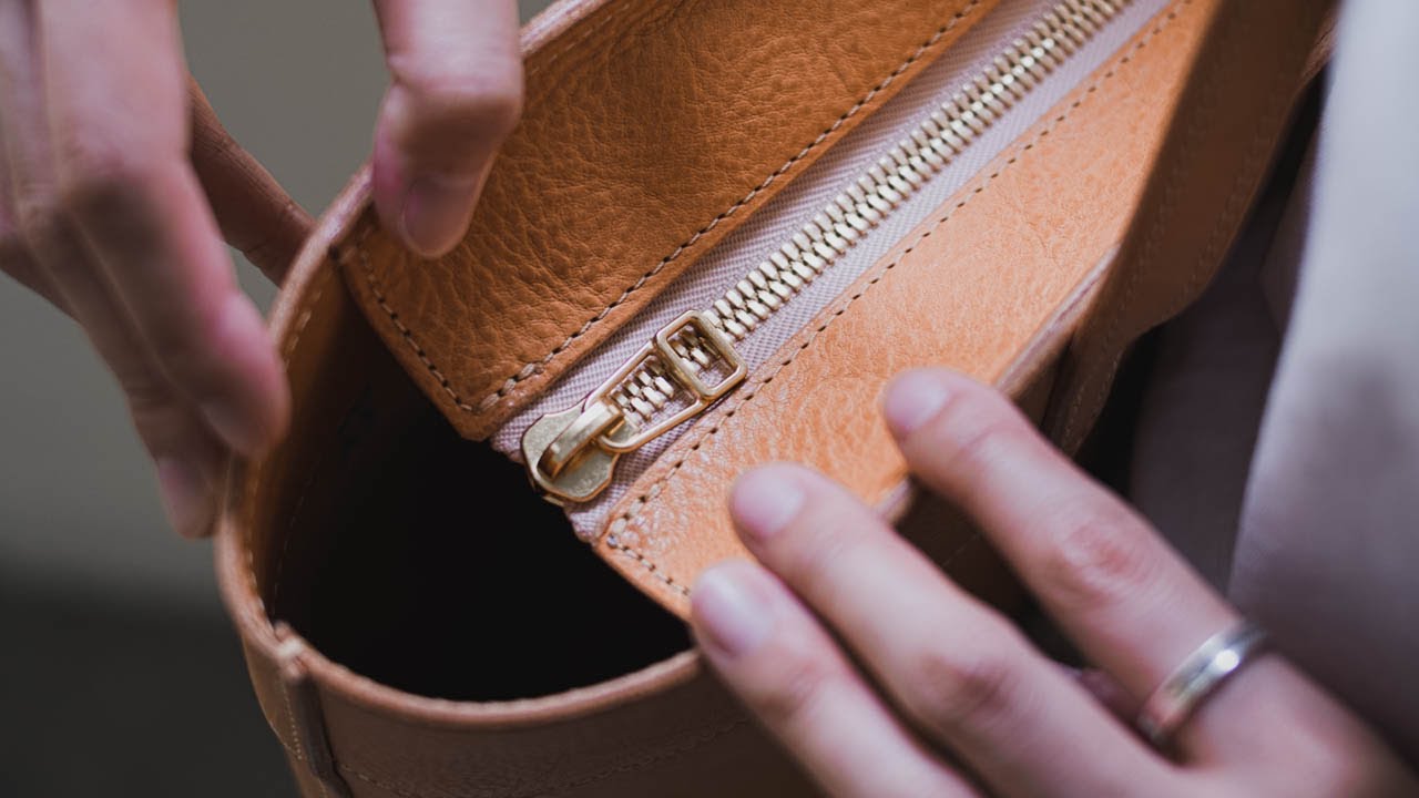 How to Correctly Shorten a Zipper for Leather Craft