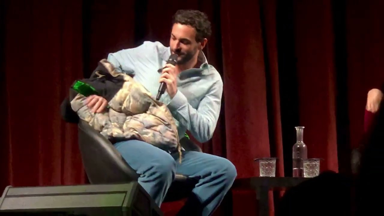 Marco Mengoni intervistato da Francesco Raiola (parte 1 di 8) - Teatro Quirino - Roma 28/02/2022