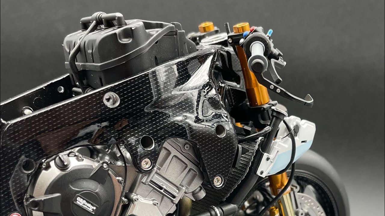 BMW HP4 build #3 (Meng 1/9)