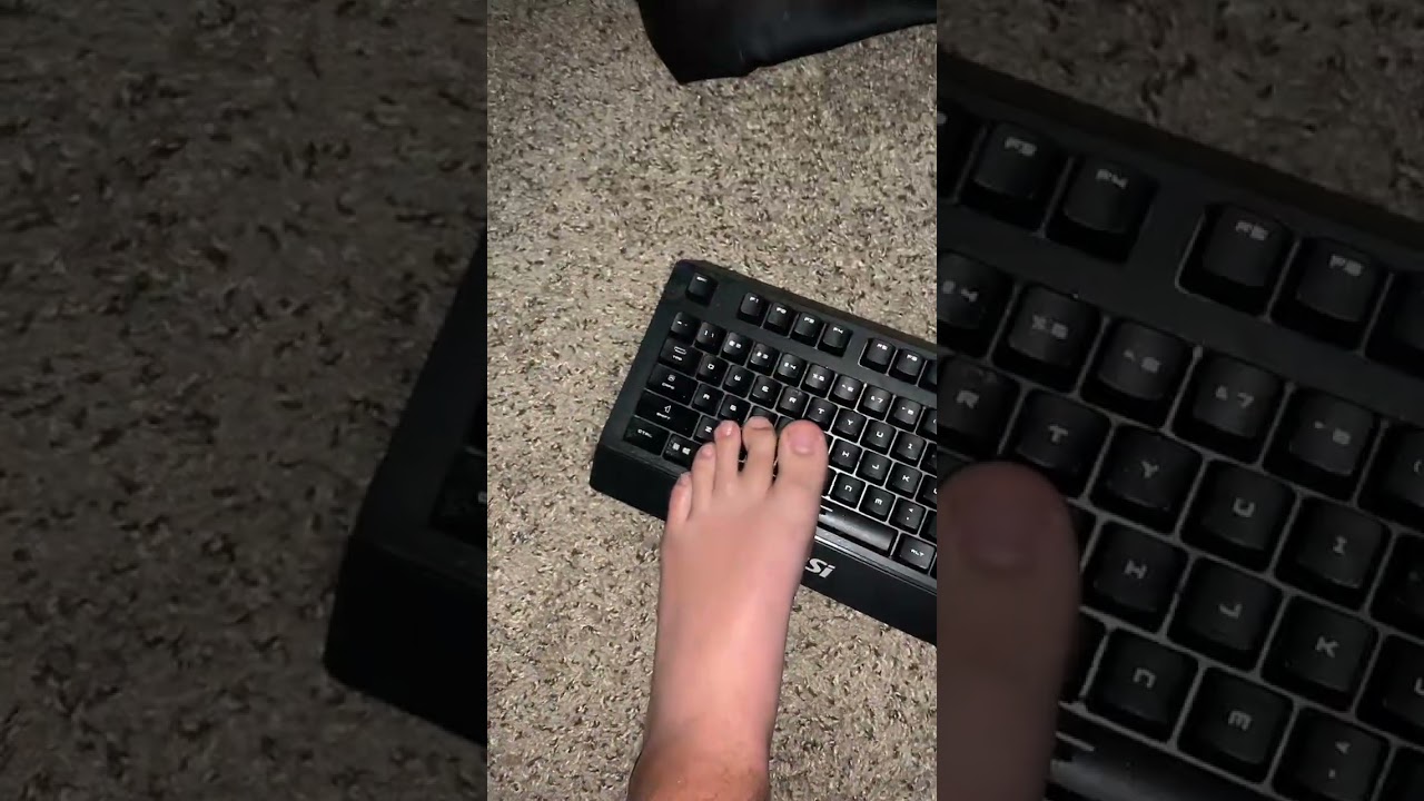 I luv toes. 