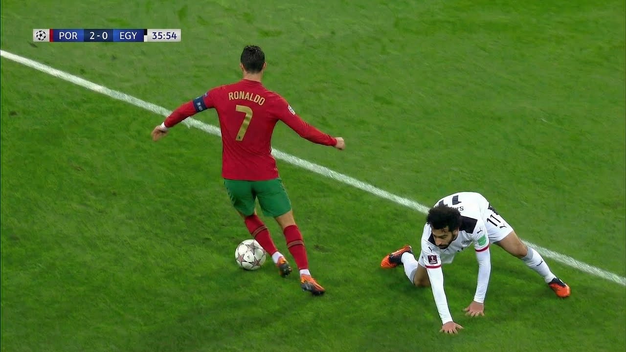 CRISTIANO RONALDO APLASTÓ A SALAH Y LE ENSEÑÓ QUIÉN MANDA