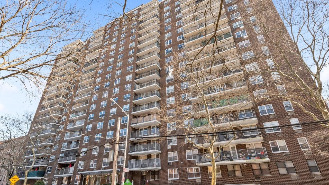 2550 Olinville Ave, Bronx, NY