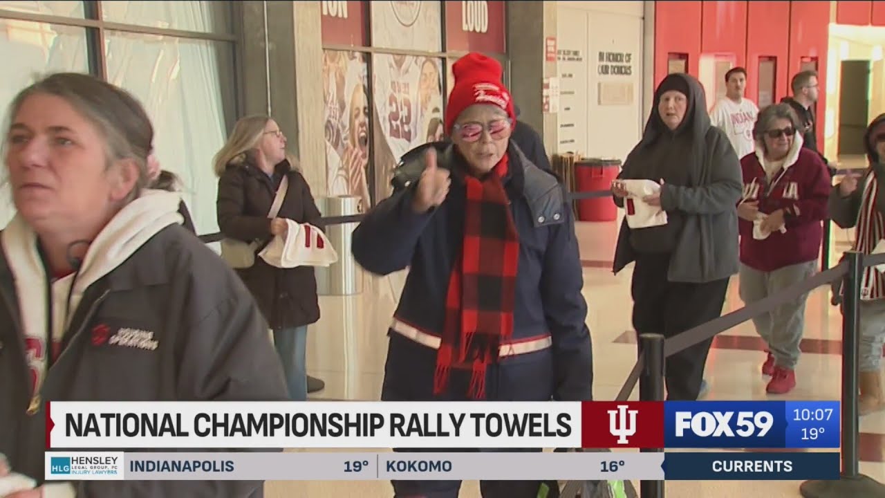 Thousands of IU fans show up for national championship rally towel giveaway