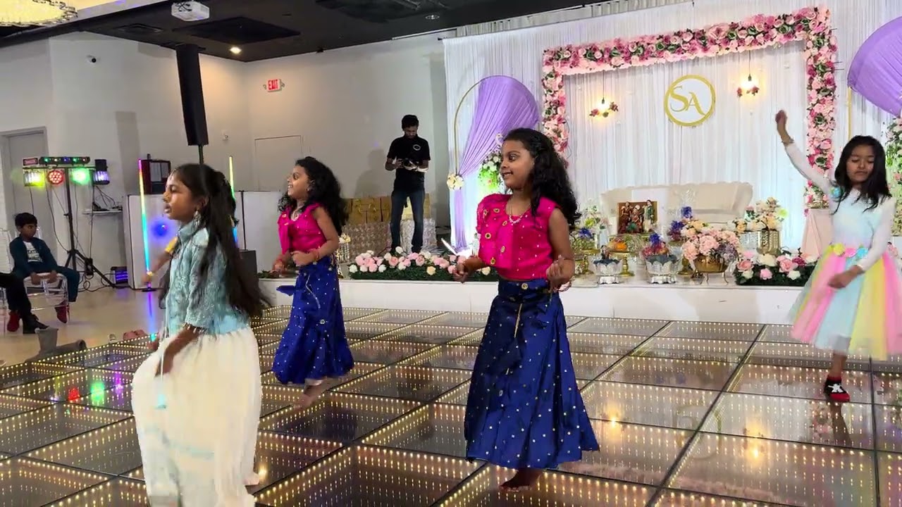My daughter shia and her friends dance .shaky shaky song and aaj ki party song 