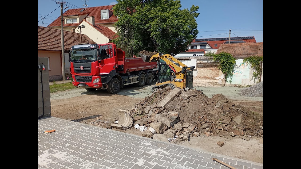 First work with the grapple and tiltrotator.