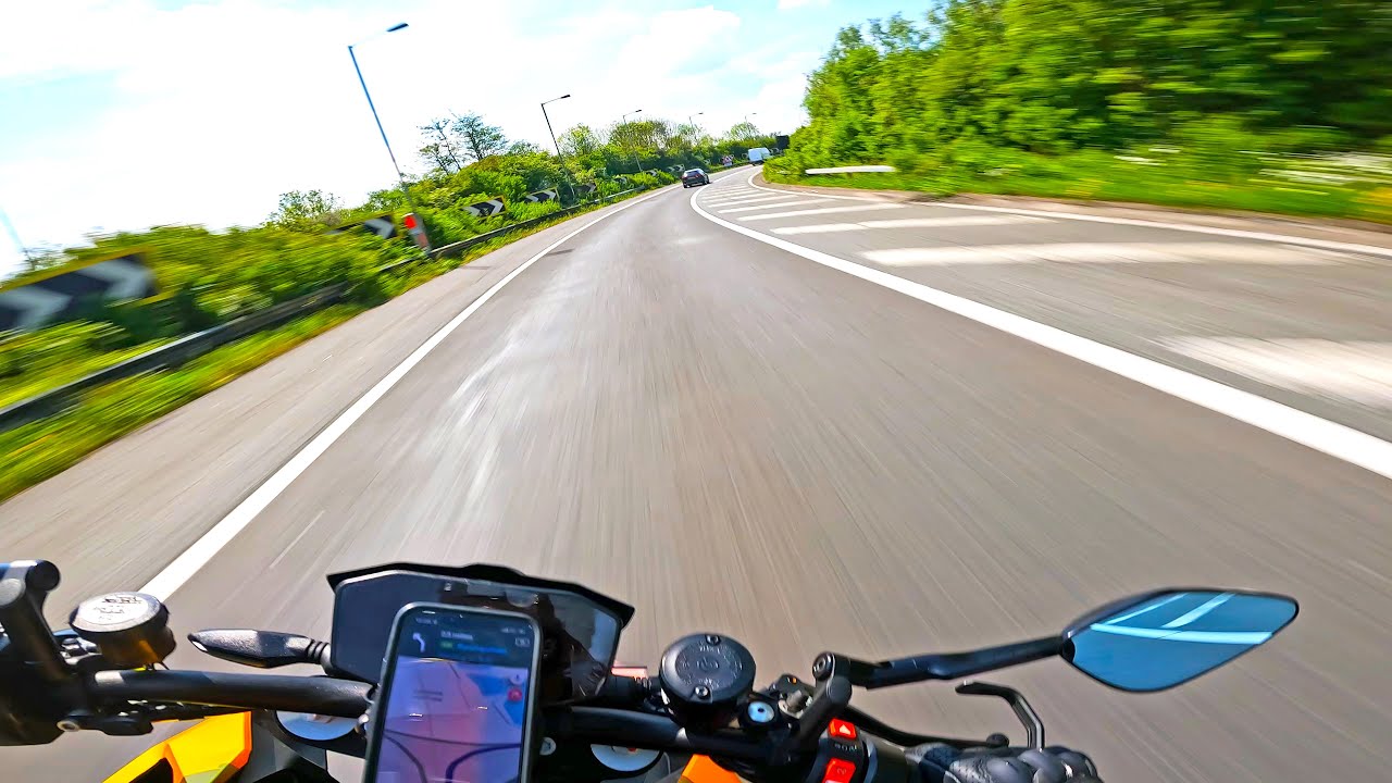 V-TWIN SOUND FROM KTM SUPER DUKE 1290 R WITH Austin Racing V3 150MM Exhaust