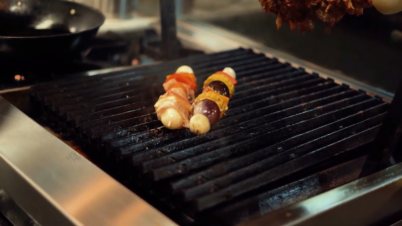 Acrobatic Teppanyaki Skills | Best Teppanyaki Show Compilation!