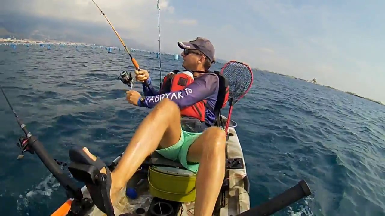 Kayak Fishing: Trolling with minnow and raglou (traina costiera con minnow e raglou)