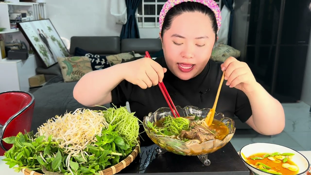 TÔ BÚN BÒ ĐÊM KHUYA CỦA EM